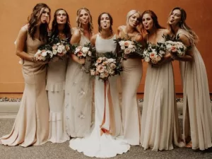 Leia mais sobre o artigo Madrinhas de Casamento: Como escolher e combinar a cor dos vestidos