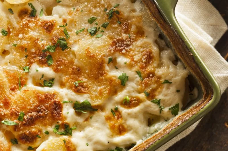 Macarrão ao Forno com Frango e Molho Béchamel