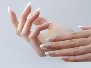 Leia mais sobre o artigo Como fortalecer as unhas para não quebrar: Recomendações e produtos