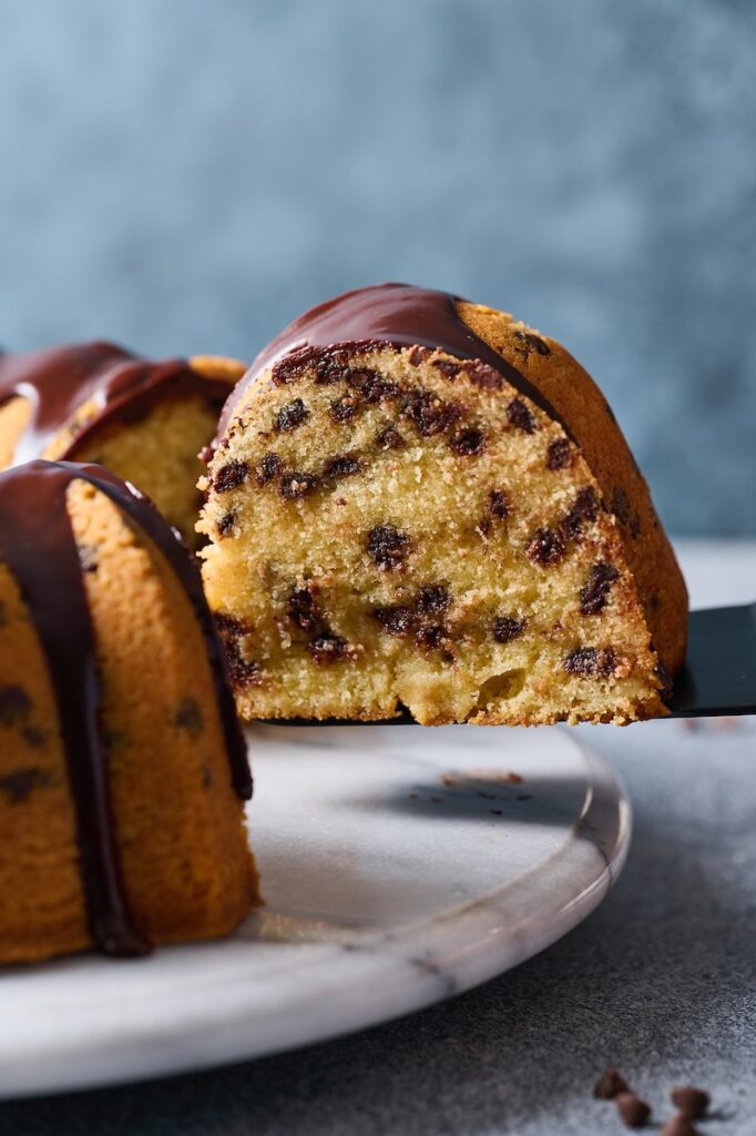 Bolo Bundt de Chocolate com Gotas de Chocolate