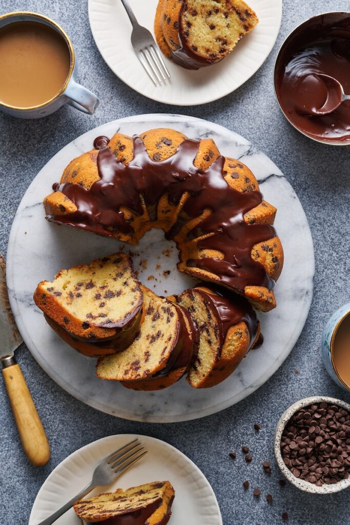 Bolo Bundt de Chocolate com Gotas de Chocolate