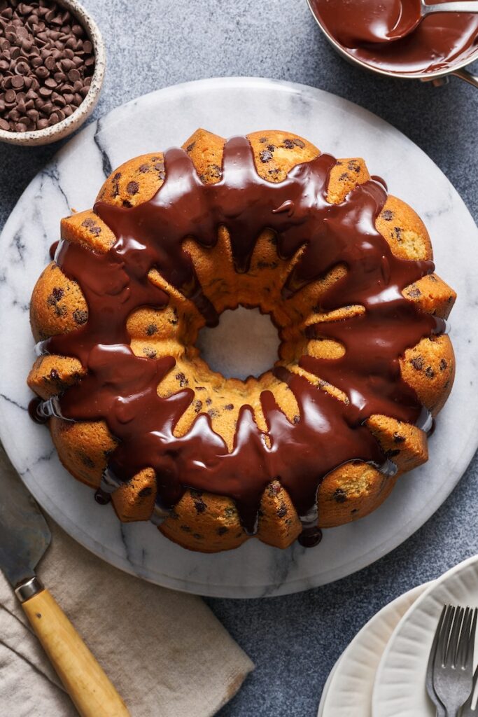 Bolo Bundt de Chocolate com Gotas de Chocolate