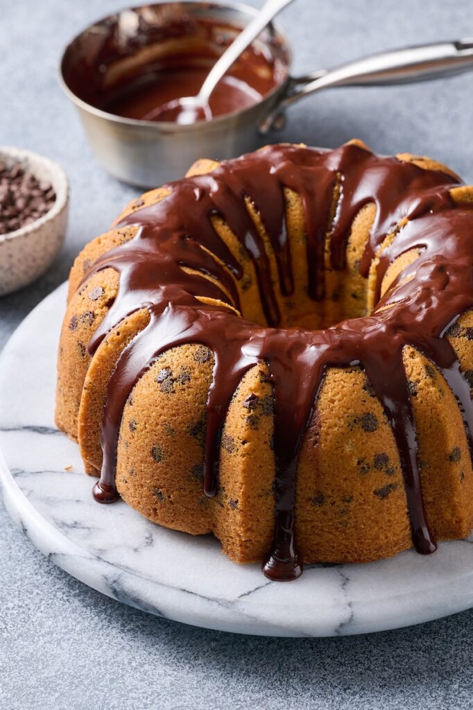 Bolo Bundt de Chocolate com Gotas de Chocolate