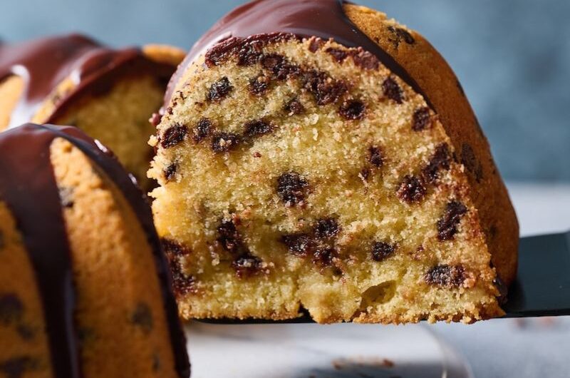 Bolo Bundt de Chocolate com Gotas de Chocolate